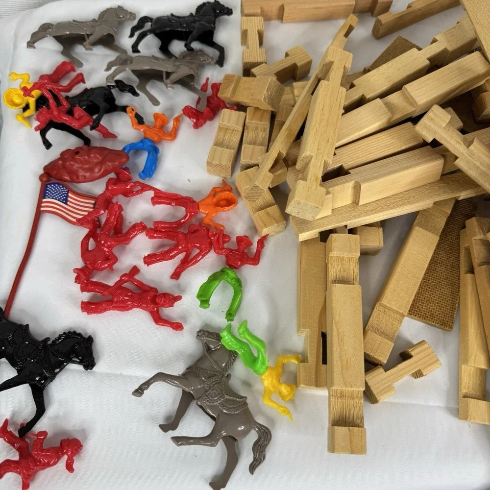 Tootsietoy Frontier Town Logs W/ Cowboy & Indian W/ Horses Lot Lincoln Logs‎